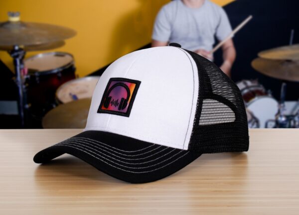 Truckerkeps Standard svart och vit med brodyr