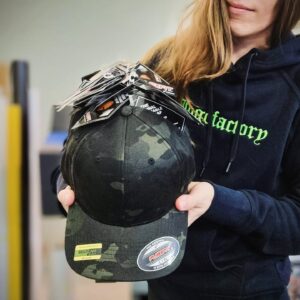 logofactory erbjuder premiumbrodyr på premiumkepsar